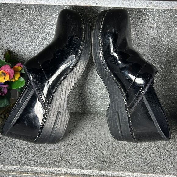 Dansko Black Patent Leather Clogs Mules Shoes 9.5 10 - Picture 5 of 8